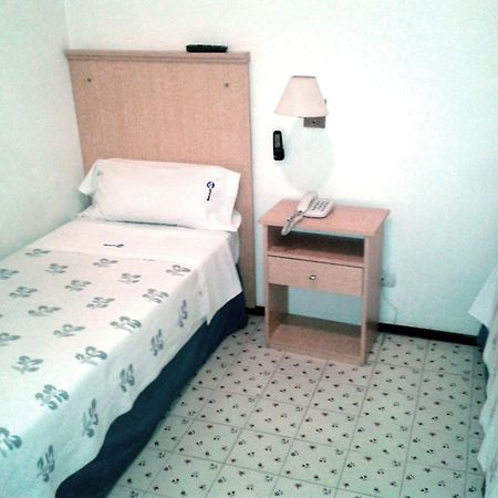 Mari Plaza Hotel 부에노스아이레스 외부 사진